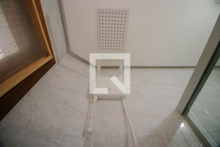 Apartamento à venda com 94m², 3 quartos e 2 vagas Apartamento à venda com 94m², 3 quartos e 2 vagasBanheiro Social