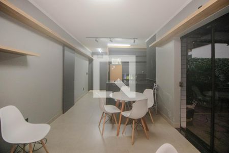 Apartamento à venda com 94m², 3 quartos e 2 vagas Apartamento à venda com 94m², 3 quartos e 2 vagasÁrea comum - Salão de festas