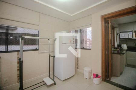 Apartamento à venda com 94m², 3 quartos e 2 vagas Apartamento à venda com 94m², 3 quartos e 2 vagasCozinha e Área de Serviço