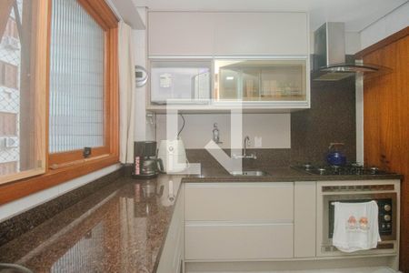 Apartamento à venda com 94m², 3 quartos e 2 vagas Apartamento à venda com 94m², 3 quartos e 2 vagasCozinha e Área de Serviço