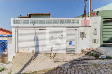 Casa à venda com 300m², 4 quartos e 4 vagasFachada