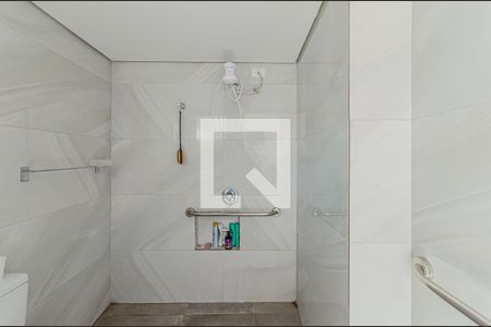 Casa à venda com 300m², 4 quartos e 4 vagasBanheiro da Suíte 1