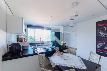 Casa à venda com 300m², 4 quartos e 4 vagasCozinha