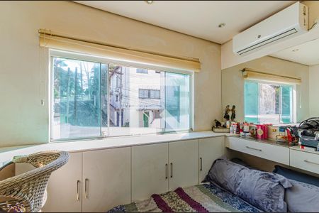 Casa à venda com 300m², 4 quartos e 4 vagasSuíte 3