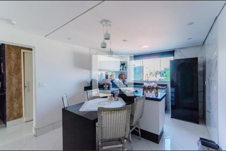 Casa à venda com 300m², 4 quartos e 4 vagasCozinha