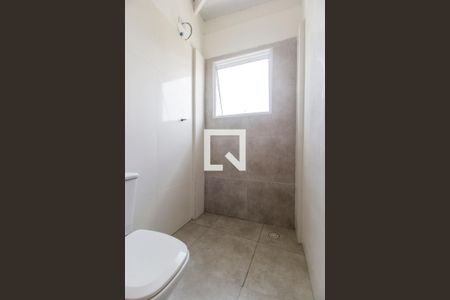 Banheiro de kitnet/studio para alugar com 1 quarto, 19m² em Cidade Ariston Estela Azevedo, Carapicuíba