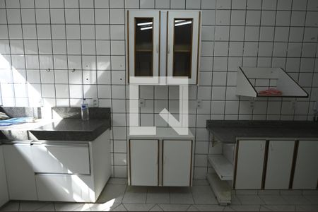 Casa para alugar com 300m², 4 quartos e 7 vagasCozinha