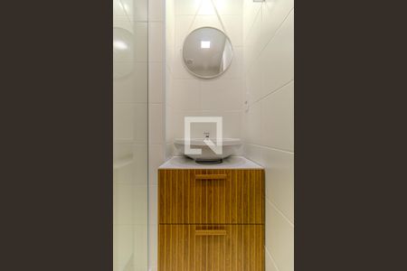 Banheiro de apartamento para alugar com 1 quarto, 27m² em Vila Buarque, São Paulo