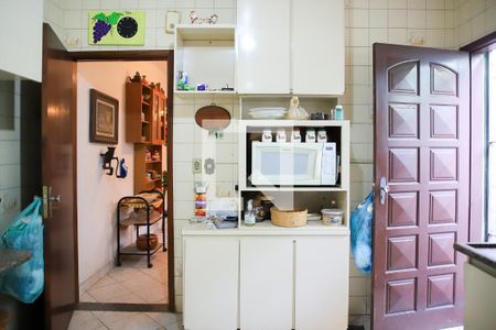 Casa à venda com 350m², 4 quartos e 2 vagas Casa à venda com 350m², 4 quartos e 2 vagasCozinha