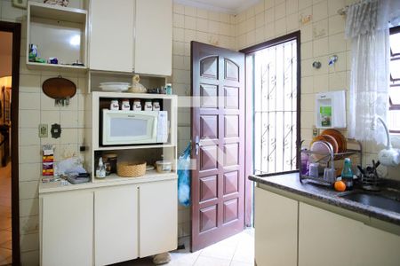 Casa à venda com 350m², 4 quartos e 2 vagas Casa à venda com 350m², 4 quartos e 2 vagasCozinha