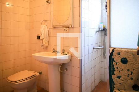 Casa à venda com 350m², 4 quartos e 2 vagas Casa à venda com 350m², 4 quartos e 2 vagasBanheiro