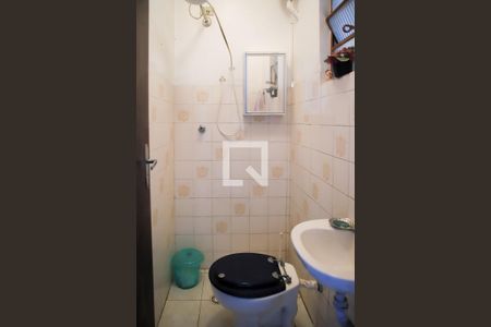 Casa à venda com 350m², 4 quartos e 2 vagas Casa à venda com 350m², 4 quartos e 2 vagasBanheiro quarto1