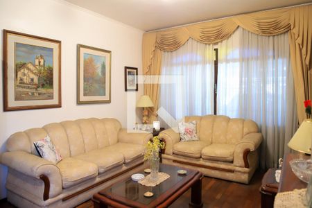 Casa à venda com 350m², 4 quartos e 2 vagas Casa à venda com 350m², 4 quartos e 2 vagassala