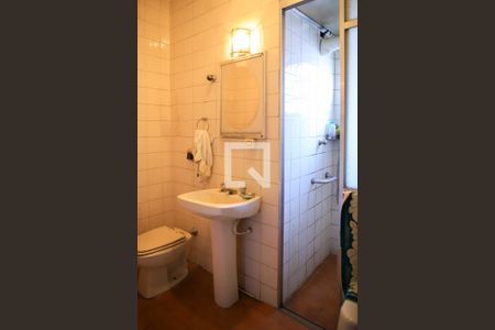 Casa à venda com 350m², 4 quartos e 2 vagas Casa à venda com 350m², 4 quartos e 2 vagasBanheiro