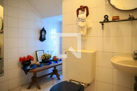 Casa à venda com 350m², 4 quartos e 2 vagas Casa à venda com 350m², 4 quartos e 2 vagaslavabo