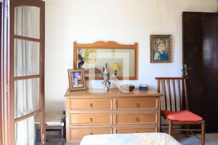 Casa à venda com 350m², 4 quartos e 2 vagas Casa à venda com 350m², 4 quartos e 2 vagasquarto5