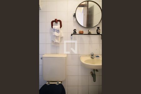 Casa à venda com 350m², 4 quartos e 2 vagas Casa à venda com 350m², 4 quartos e 2 vagaslavabo