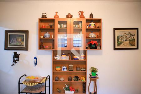 Casa à venda com 350m², 4 quartos e 2 vagas Casa à venda com 350m², 4 quartos e 2 vagasCozinha