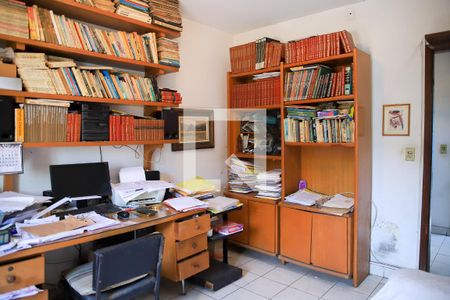 Casa à venda com 350m², 4 quartos e 2 vagas Casa à venda com 350m², 4 quartos e 2 vagasquarto1