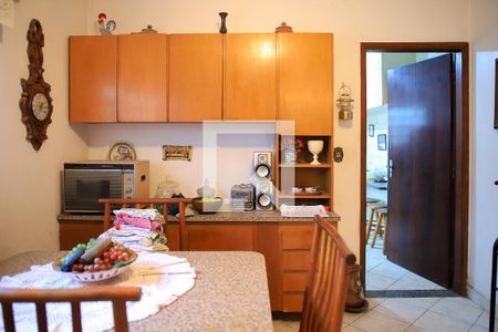 Casa à venda com 350m², 4 quartos e 2 vagas Casa à venda com 350m², 4 quartos e 2 vagasCozinha