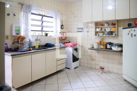 Casa à venda com 350m², 4 quartos e 2 vagas Casa à venda com 350m², 4 quartos e 2 vagasCozinha