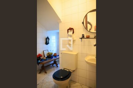 Casa à venda com 350m², 4 quartos e 2 vagas Casa à venda com 350m², 4 quartos e 2 vagaslavabo