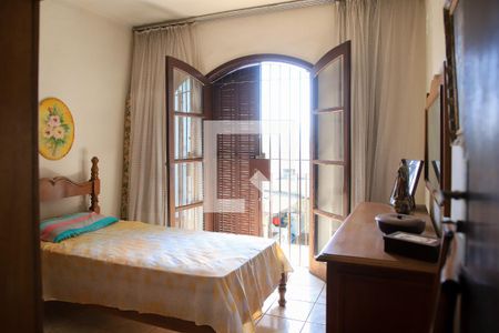 Casa à venda com 350m², 4 quartos e 2 vagas Casa à venda com 350m², 4 quartos e 2 vagasquarto5