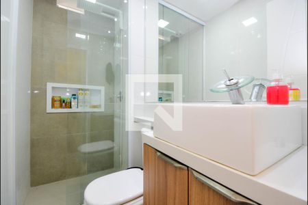 Apartamento à venda com 67m², 3 quartos e 1 vaga Apartamento à venda com 67m², 3 quartos e 1 vagaBanheiro Social