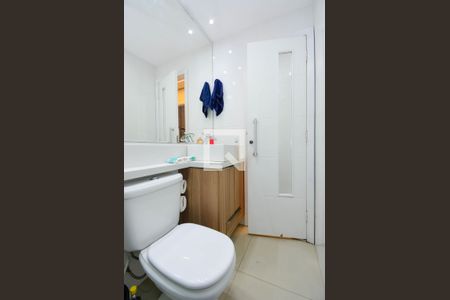 Apartamento à venda com 67m², 3 quartos e 1 vaga Apartamento à venda com 67m², 3 quartos e 1 vagaBanheiro Social