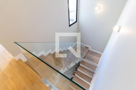 Casa para alugar com 158m², 3 quartos e 2 vagas Casa para alugar com 158m², 3 quartos e 2 vagasEscada