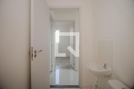 Banheiro de apartamento para alugar com 2 quartos, 42m² em Jardim Dona Leopoldina, Porto Alegre