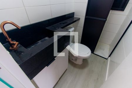 Banheiro de kitnet/studio para alugar com 1 quarto, 35m² em Quinta da Paineira, São Paulo