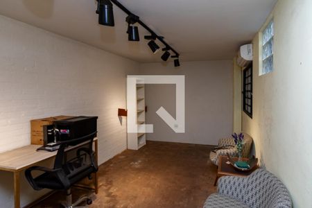 Casa à venda com 200m², 5 quartos e 3 vagas Casa à venda com 200m², 5 quartos e 3 vagasQuarto de Serviço