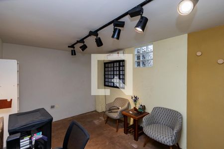 Casa à venda com 200m², 5 quartos e 3 vagas Casa à venda com 200m², 5 quartos e 3 vagasQuarto de Serviço