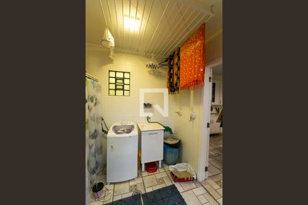 Casa à venda com 169m², 4 quartos e 2 vagas Casa à venda com 169m², 4 quartos e 2 vagasÁrea de Serviço