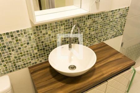 Casa à venda com 169m², 4 quartos e 2 vagas Casa à venda com 169m², 4 quartos e 2 vagasBanheiro da suíte 2 / edícula