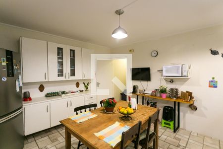 Casa à venda com 169m², 4 quartos e 2 vagas Casa à venda com 169m², 4 quartos e 2 vagasCozinha