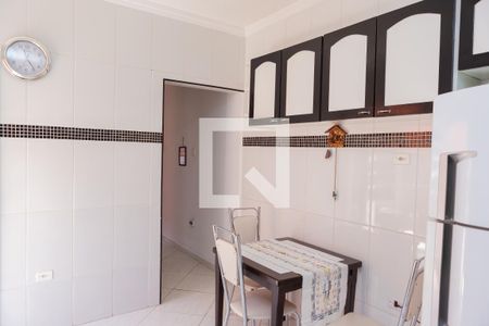 Casa à venda com 120m², 2 quartos e 2 vagas Casa à venda com 120m², 2 quartos e 2 vagasCozinha