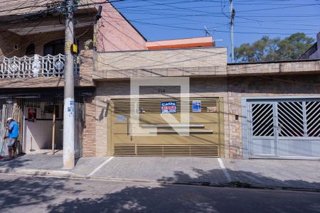 Casa à venda com 120m², 2 quartos e 2 vagas Casa à venda com 120m², 2 quartos e 2 vagasFachada