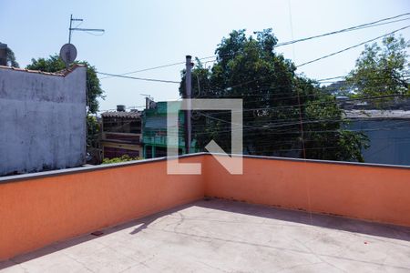 Casa à venda com 120m², 2 quartos e 2 vagas Casa à venda com 120m², 2 quartos e 2 vagasTerraço