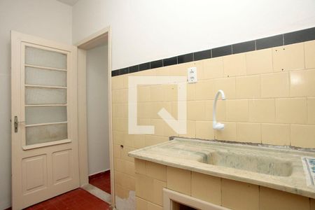 Cozinha + Área de Serviço de apartamento para alugar com 1 quarto, 43m² em Azenha, Porto Alegre