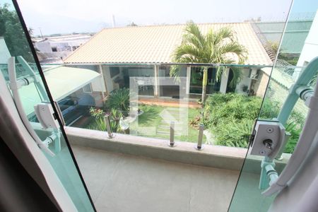 Casa à venda com 280m², 4 quartos e 5 vagas Casa à venda com 280m², 4 quartos e 5 vagasVaranda da Suíte 1