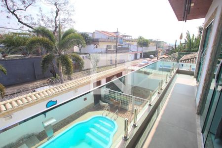 Casa à venda com 280m², 4 quartos e 5 vagas Casa à venda com 280m², 4 quartos e 5 vagasVaranda da Sala de TV