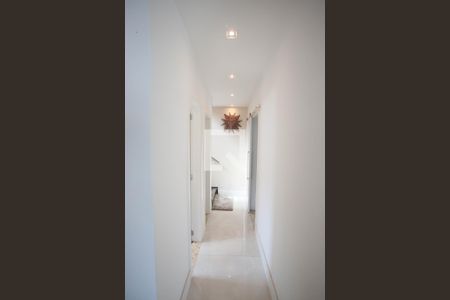 Casa à venda com 280m², 4 quartos e 5 vagas Casa à venda com 280m², 4 quartos e 5 vagasCorredor