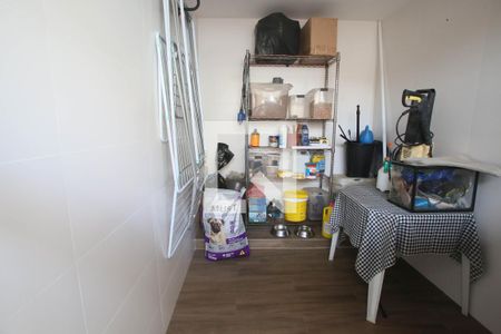 Casa à venda com 280m², 4 quartos e 5 vagas Casa à venda com 280m², 4 quartos e 5 vagasCanil