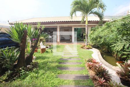 Casa à venda com 280m², 4 quartos e 5 vagas Casa à venda com 280m², 4 quartos e 5 vagasJardim