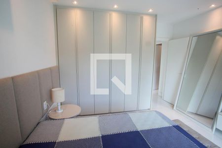 Casa à venda com 280m², 4 quartos e 5 vagas Casa à venda com 280m², 4 quartos e 5 vagasQuarto 2