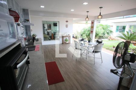 Casa à venda com 280m², 4 quartos e 5 vagas Casa à venda com 280m², 4 quartos e 5 vagasÁrea Gourmet