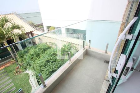 Casa à venda com 280m², 4 quartos e 5 vagas Casa à venda com 280m², 4 quartos e 5 vagasVaranda da Suíte 1