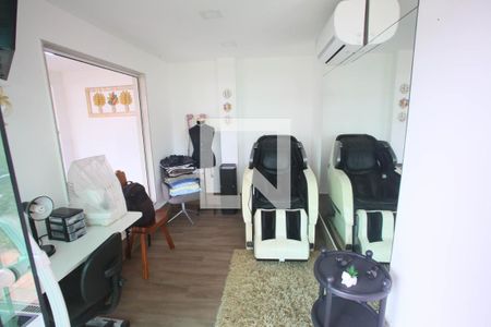 Casa à venda com 280m², 4 quartos e 5 vagas Casa à venda com 280m², 4 quartos e 5 vagasSala de Costura